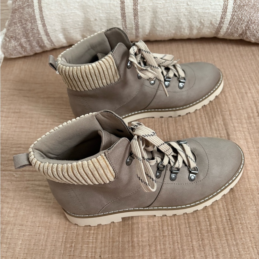Cliffs by WHITE MOUNTAIN Taupe Ankle Boots with Ribbed Collar